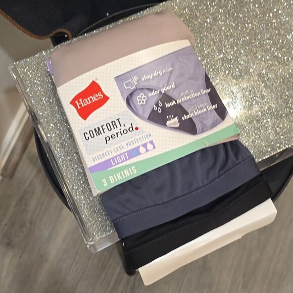 Hanes Comfort Period. Discreet Leak Protection Light 3-PK Bikinis - Picture 4 of 7